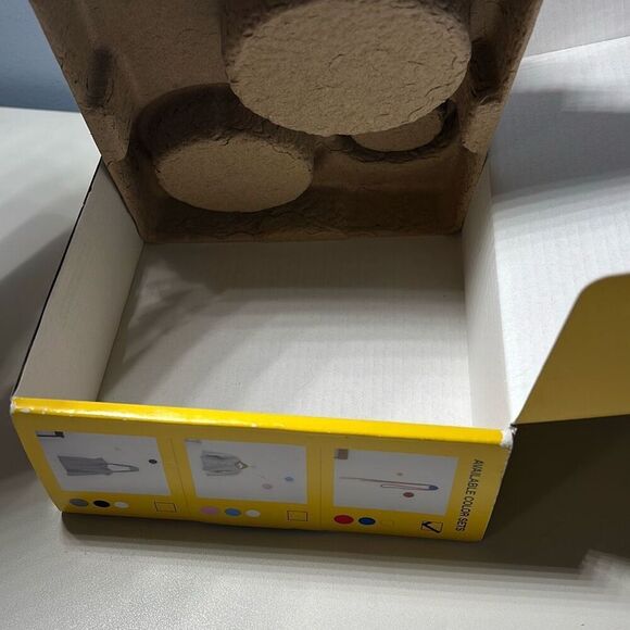 LEGO Wall Hangers Set 4016 Red Blue Yellow - Picture 4 of 7